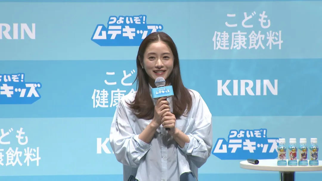 你能想象吗？在日本，请保姆带娃，竟然是一件需要“偷偷摸摸”的事。